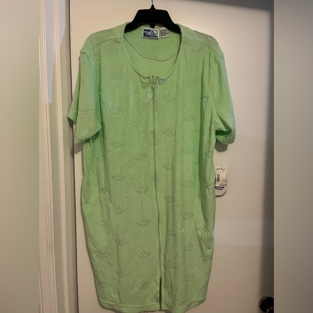 Brand new with tags zip up beach cover up with palm trees size 1X